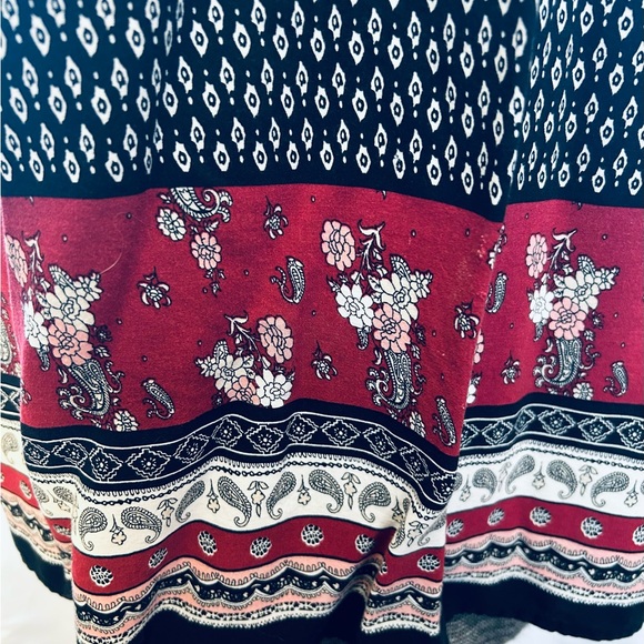 Black and Burgundy Patterned Woman’s Top Stylish Comfortable - Picture 9 of 15